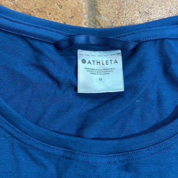 Athleta Air Out Cinch TEE in Blueish Size M - Picture 5 of 12